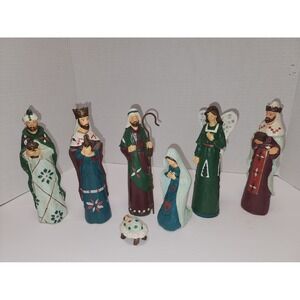 Kirkland Carved Resin 7 piece hand painted Nativity set